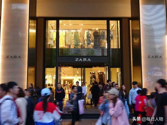 ZARA大规模关店，快时尚品牌为何打动不了年轻人了？